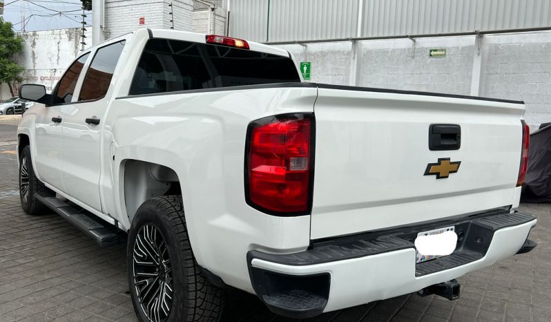 Chevrolet Silverado 4 x 4 full
