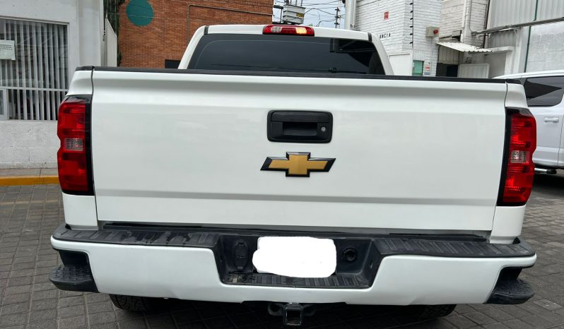 Chevrolet Silverado 4 x 4 full