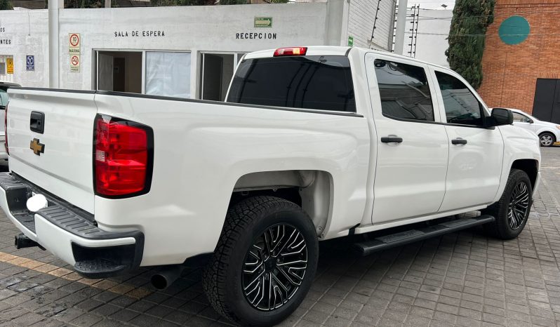 Chevrolet Silverado 4 x 4 full