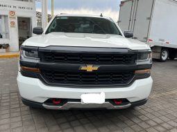 Chevrolet Silverado 4 x 4 full