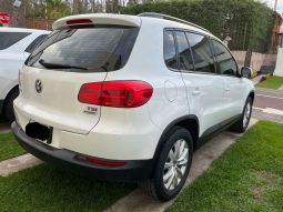 Volkswagen Tiguan 2015 full