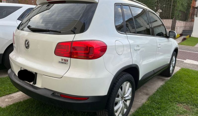 Volkswagen Tiguan 2015 full