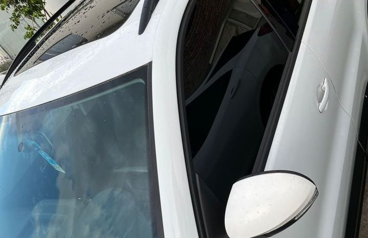 Volkswagen Tiguan 2015 full