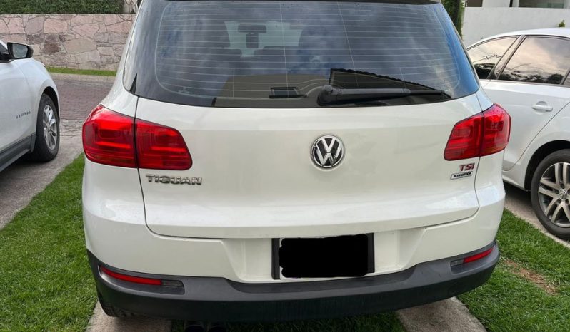 Volkswagen Tiguan 2015 full