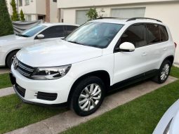 Volkswagen Tiguan 2015 full
