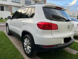 Volkswagen Tiguan 2015 full
