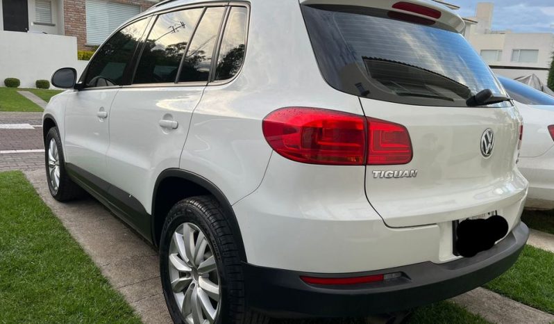 Volkswagen Tiguan 2015 full