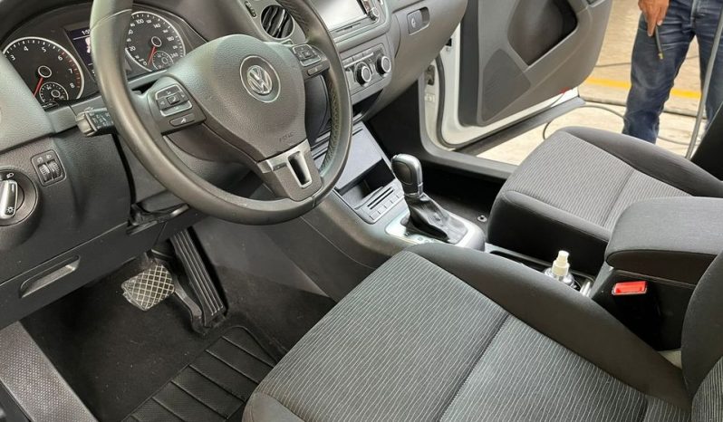 Volkswagen Tiguan 2015 full