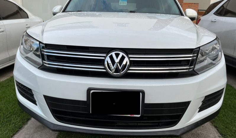 Volkswagen Tiguan 2015 full