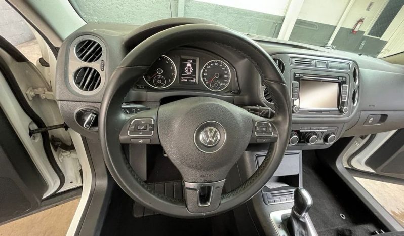 Volkswagen Tiguan 2015 full