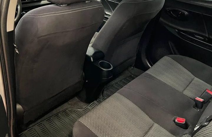 Toyota Yaris 2017 full